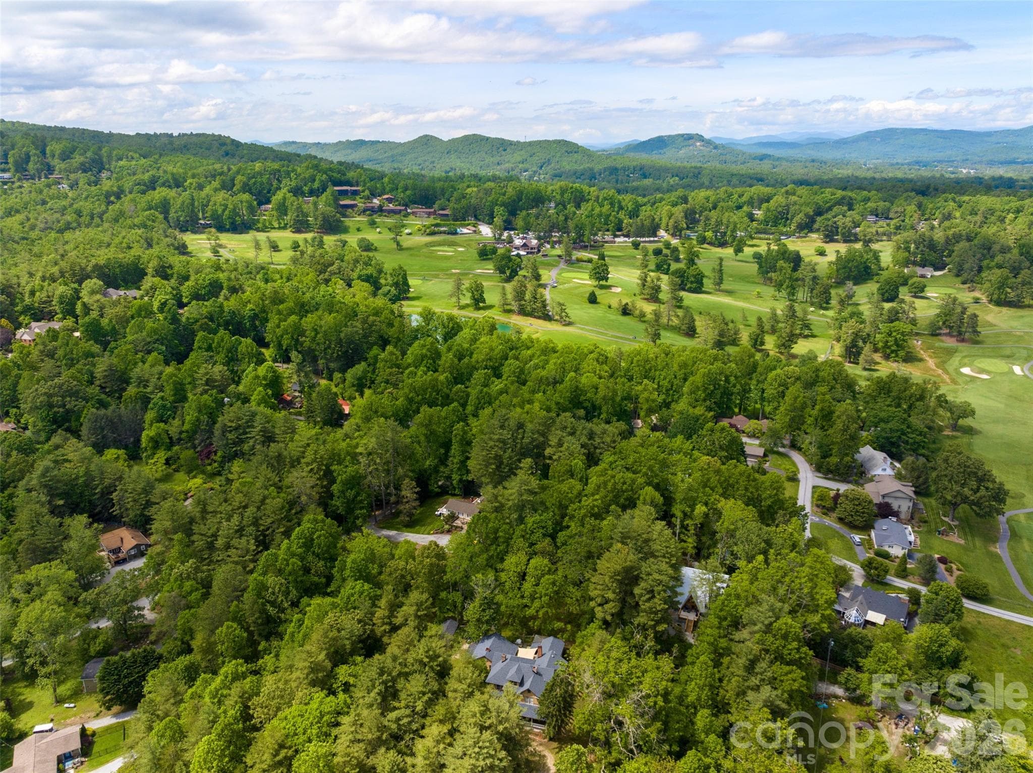 3.23-acre property is close to the Hendersonville Country Club. On city water; high-speed internet in area. - Hendersonville