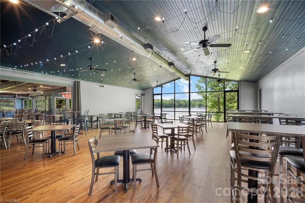 Restaurant - 257 Boat Club Lane, Salisbury