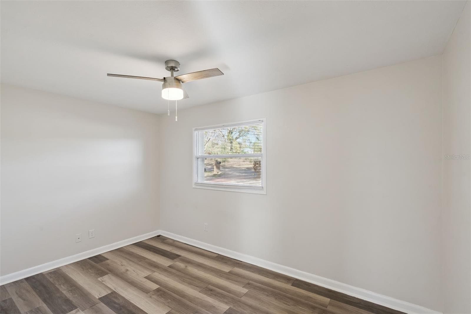 Single Family Residence at 902 S GALENA AVE, MINNEOLA, photo 12 of 20