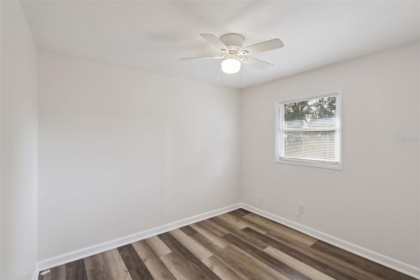 Single Family Residence at 902 S GALENA AVE, MINNEOLA, photo 14 of 20