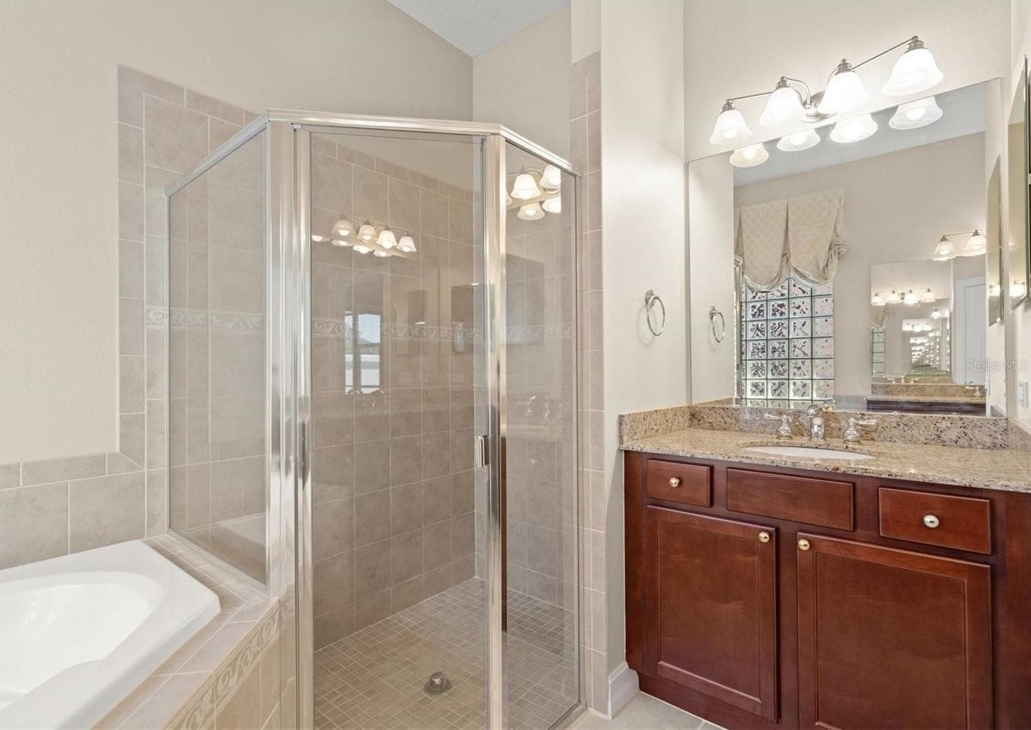 primary bath - 312 11TH AVE E, PALMETTO