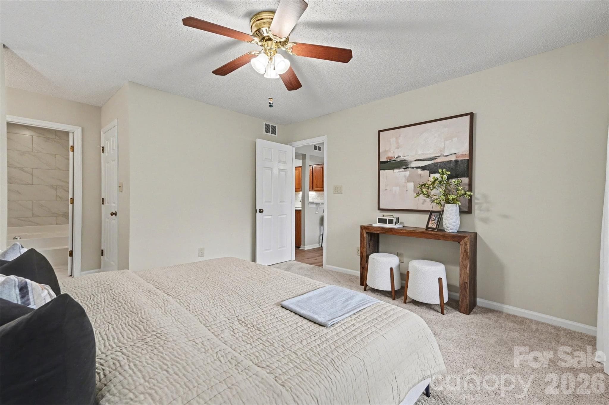 Condominium at Charlotte, photo 8 of 14