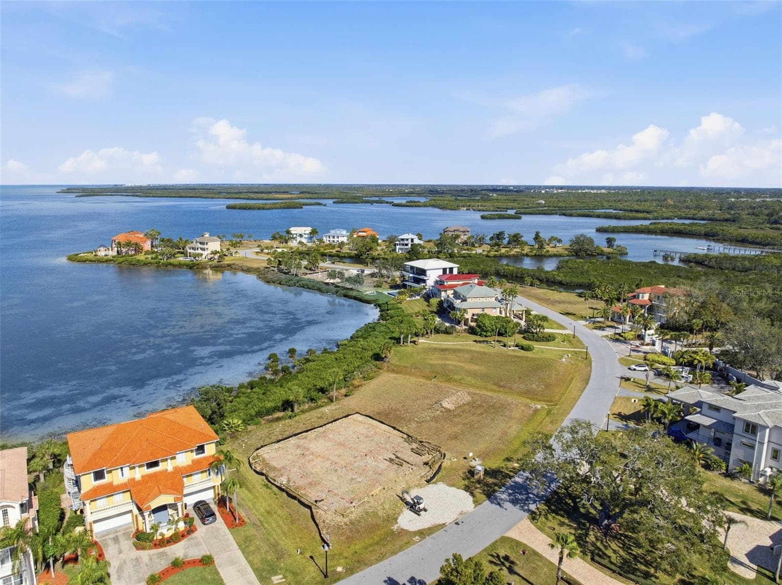 Single Family Residence at 25 HARBORPOINTE DR, PORT RICHEY, photo 10 of 35