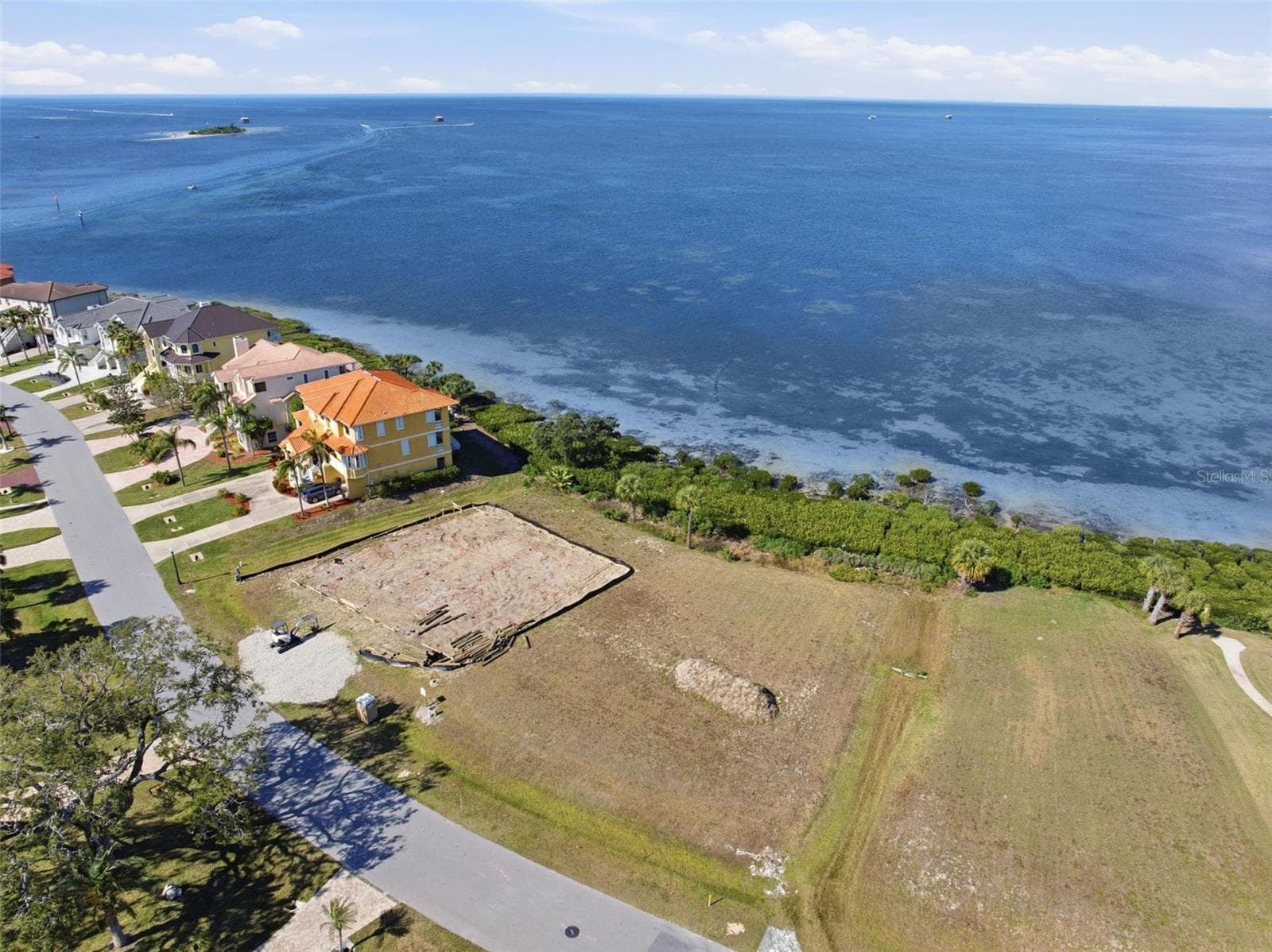 Single Family Residence at 25 HARBORPOINTE DR, PORT RICHEY, photo 11 of 35
