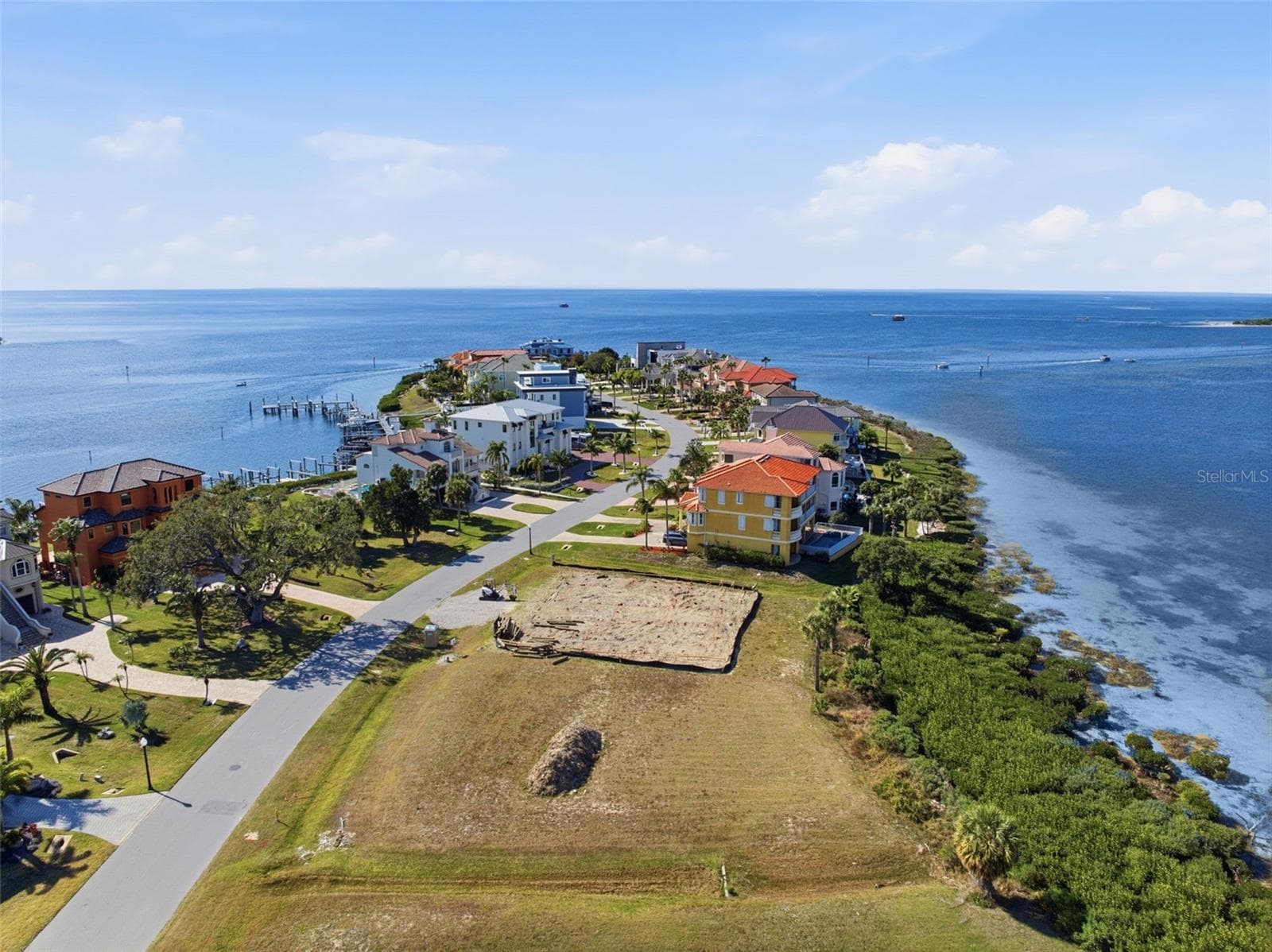 Single Family Residence at 25 HARBORPOINTE DR, PORT RICHEY, photo 13 of 35
