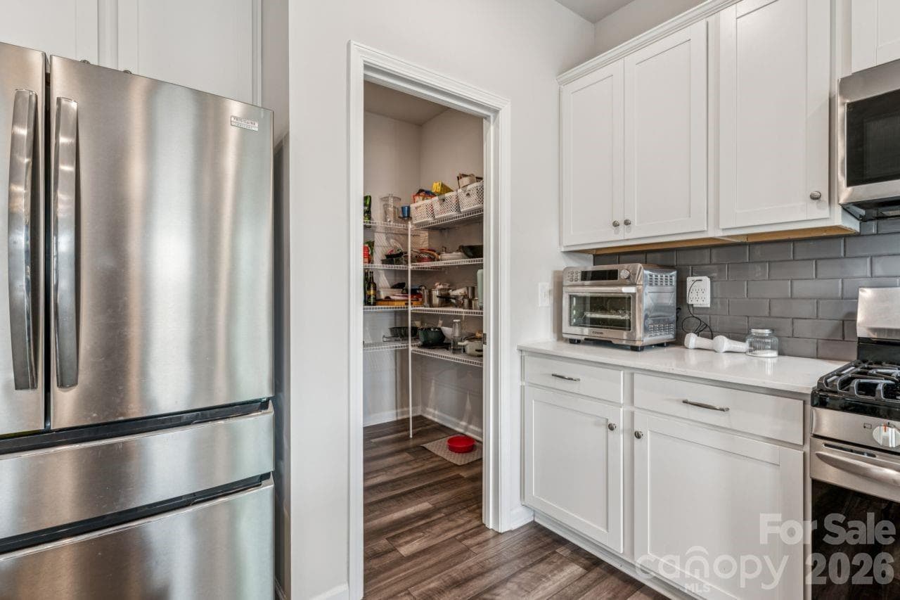 Single Family Residence at 221 Shadowbrook Way, Camden, photo 11 of 31