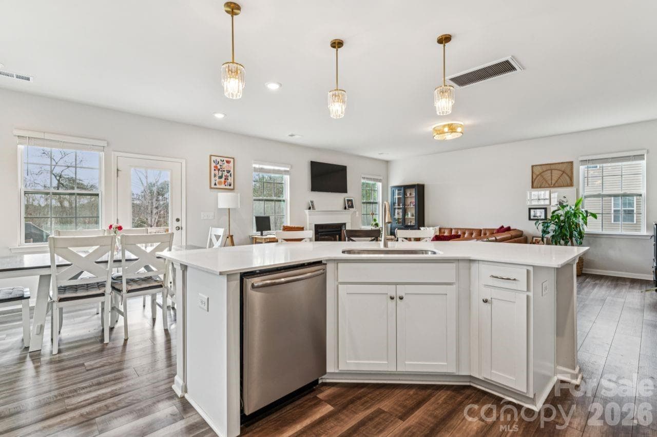 Single Family Residence at 221 Shadowbrook Way, Camden, photo 12 of 31