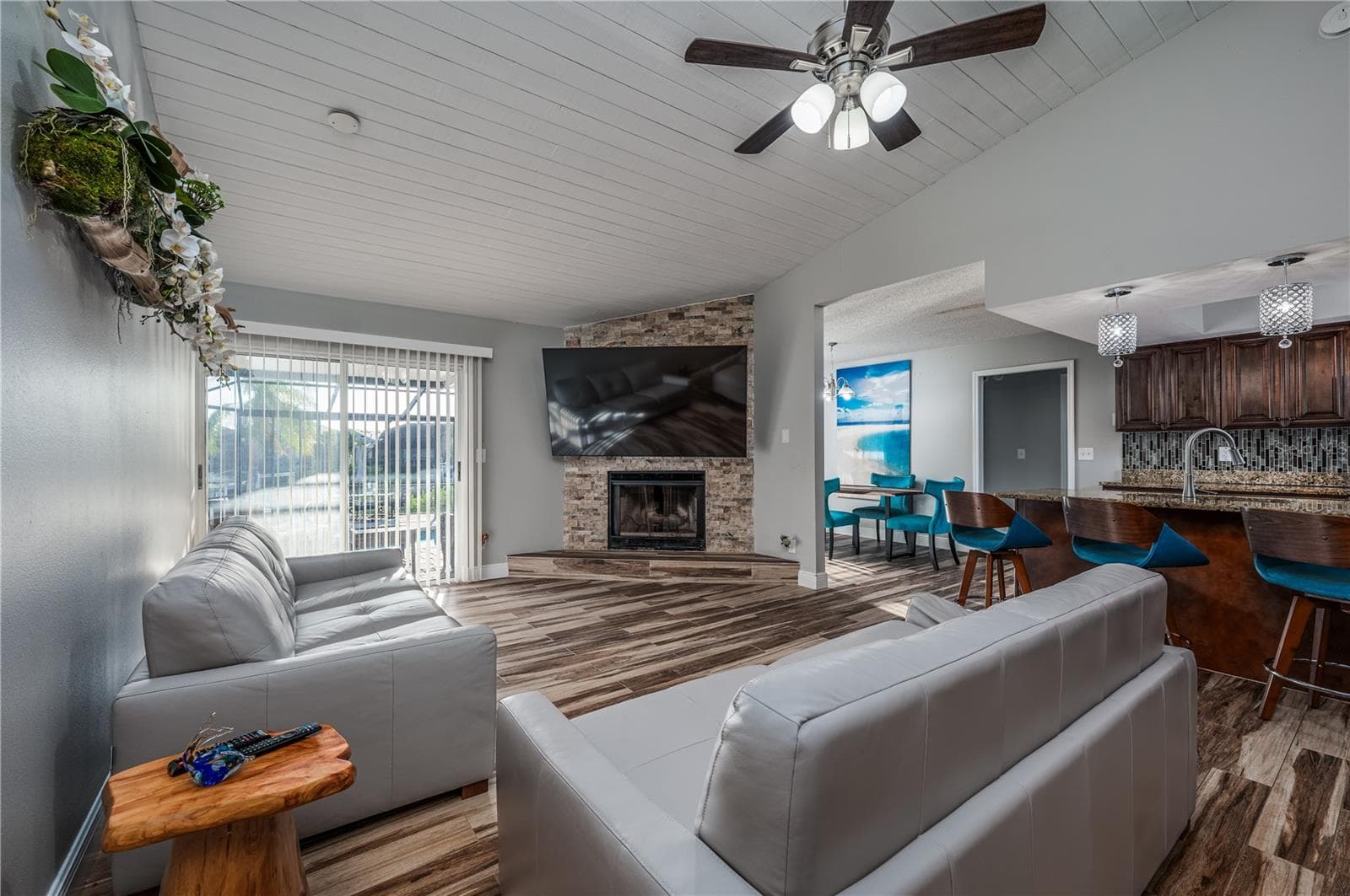 Single Family Residence at 930 SYMPHONY ISLES BLVD, APOLLO BEACH, photo 18 of 38