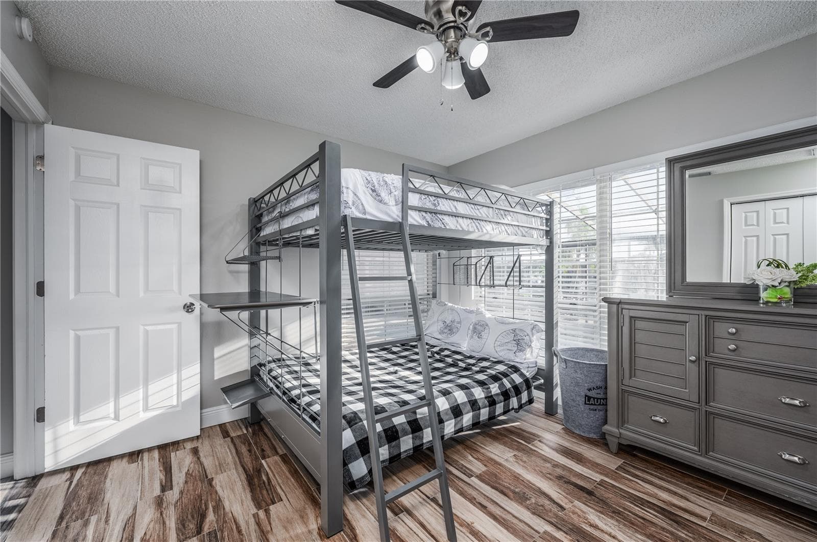 Single Family Residence at 930 SYMPHONY ISLES BLVD, APOLLO BEACH, photo 25 of 38