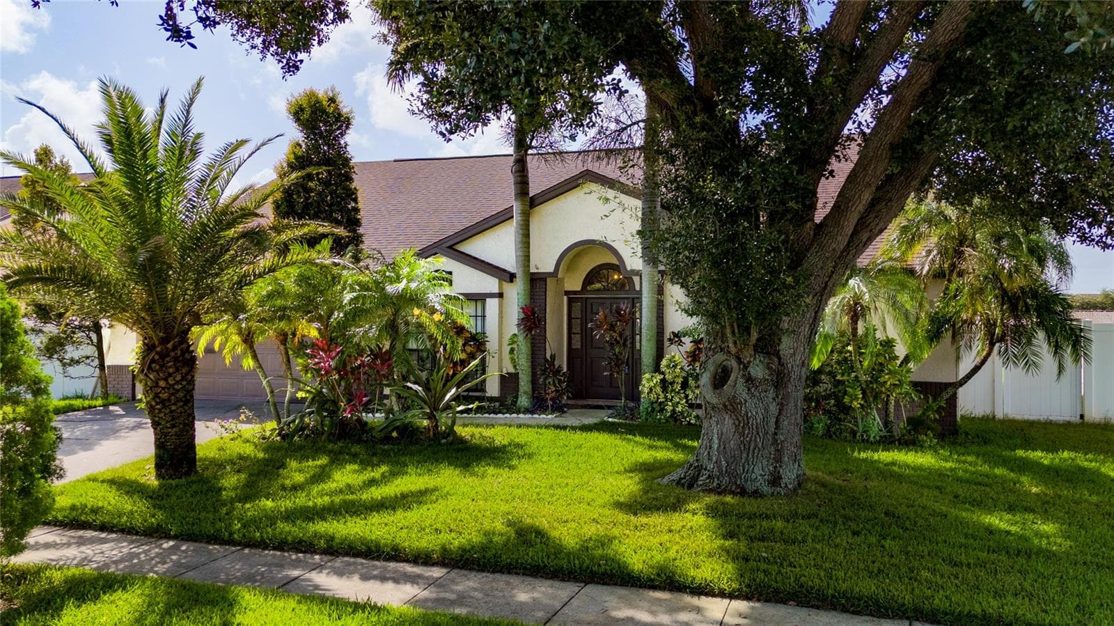 Single Family Residence at 12017 FAMBRIDGE, ORLANDO, photo 2 of 42
