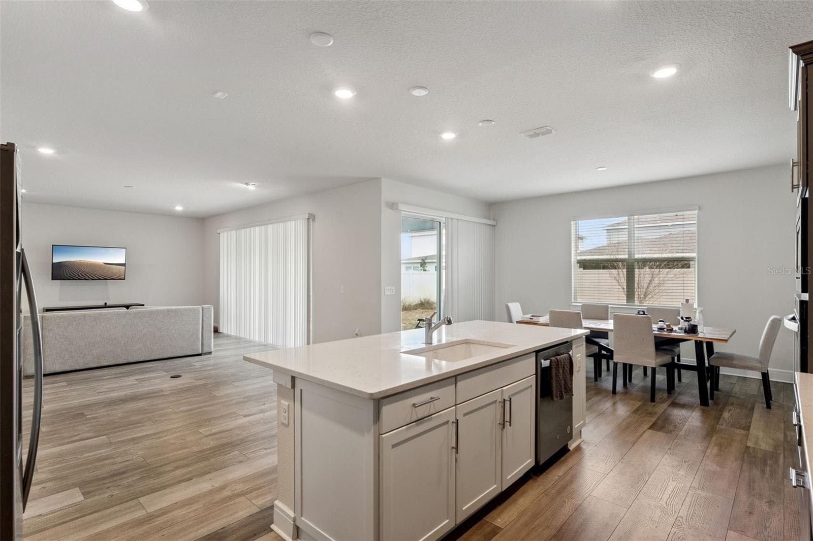 Single Family Residence at 4008 MEANDERING BAY DR, APOPKA, photo 7 of 43