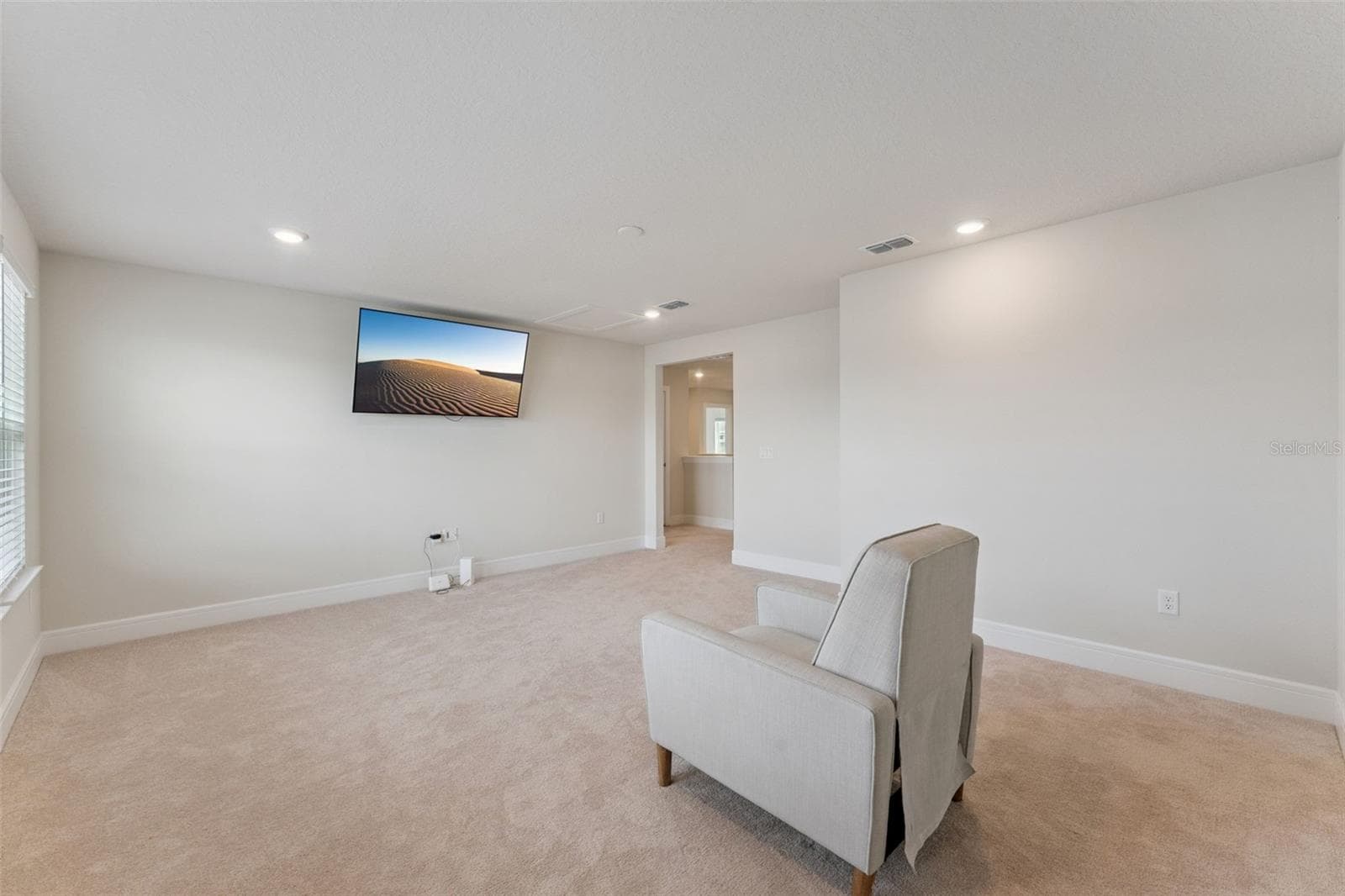 Single Family Residence at 4008 MEANDERING BAY DR, APOPKA, photo 11 of 43