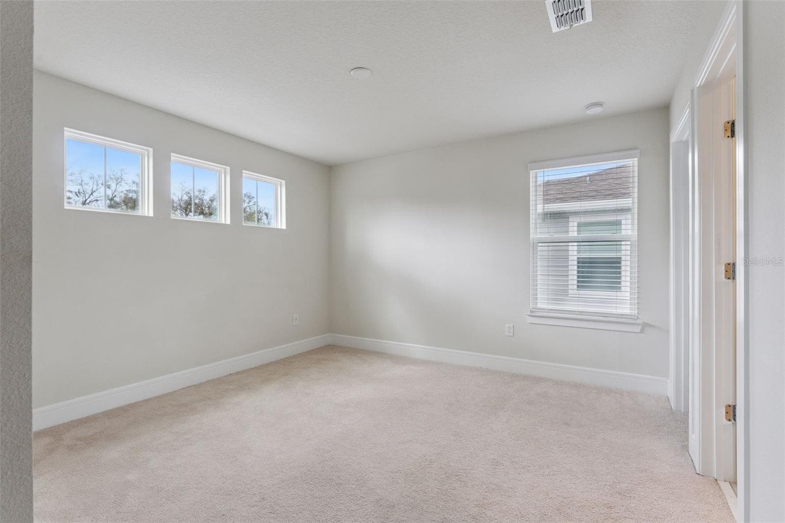Single Family Residence at 4008 MEANDERING BAY DR, APOPKA, photo 12 of 43