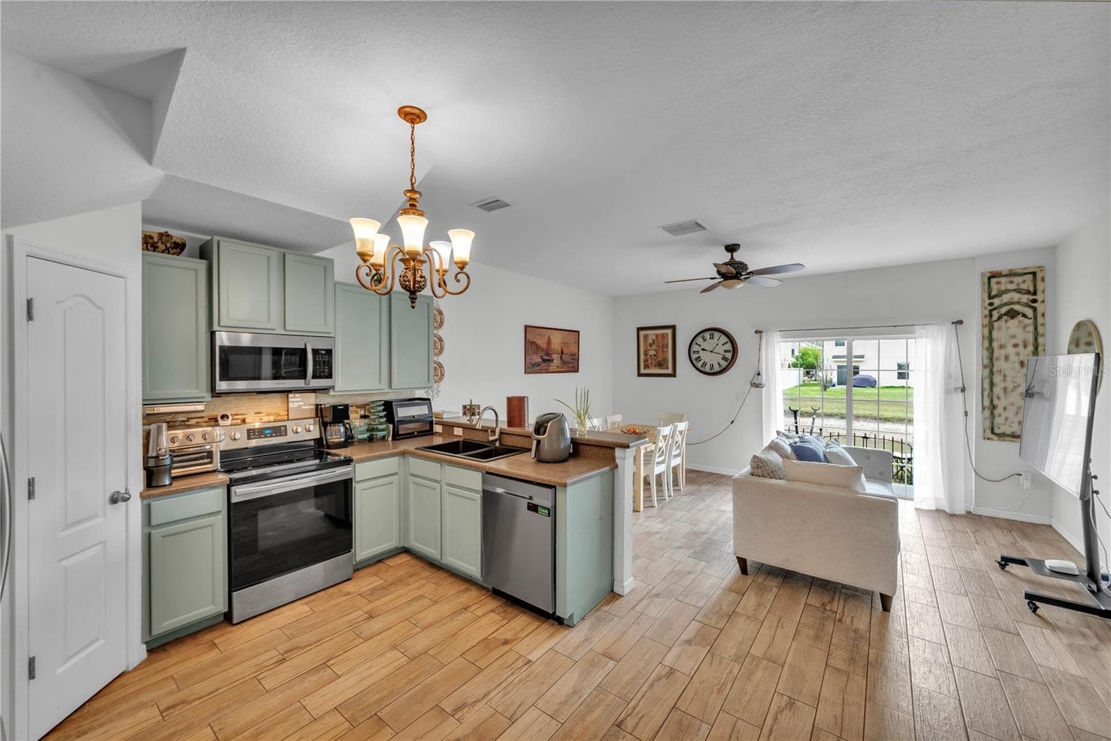 Townhouse at 1939 GREENWOOD VALLEY DR, PLANT CITY, photo 6 of 29