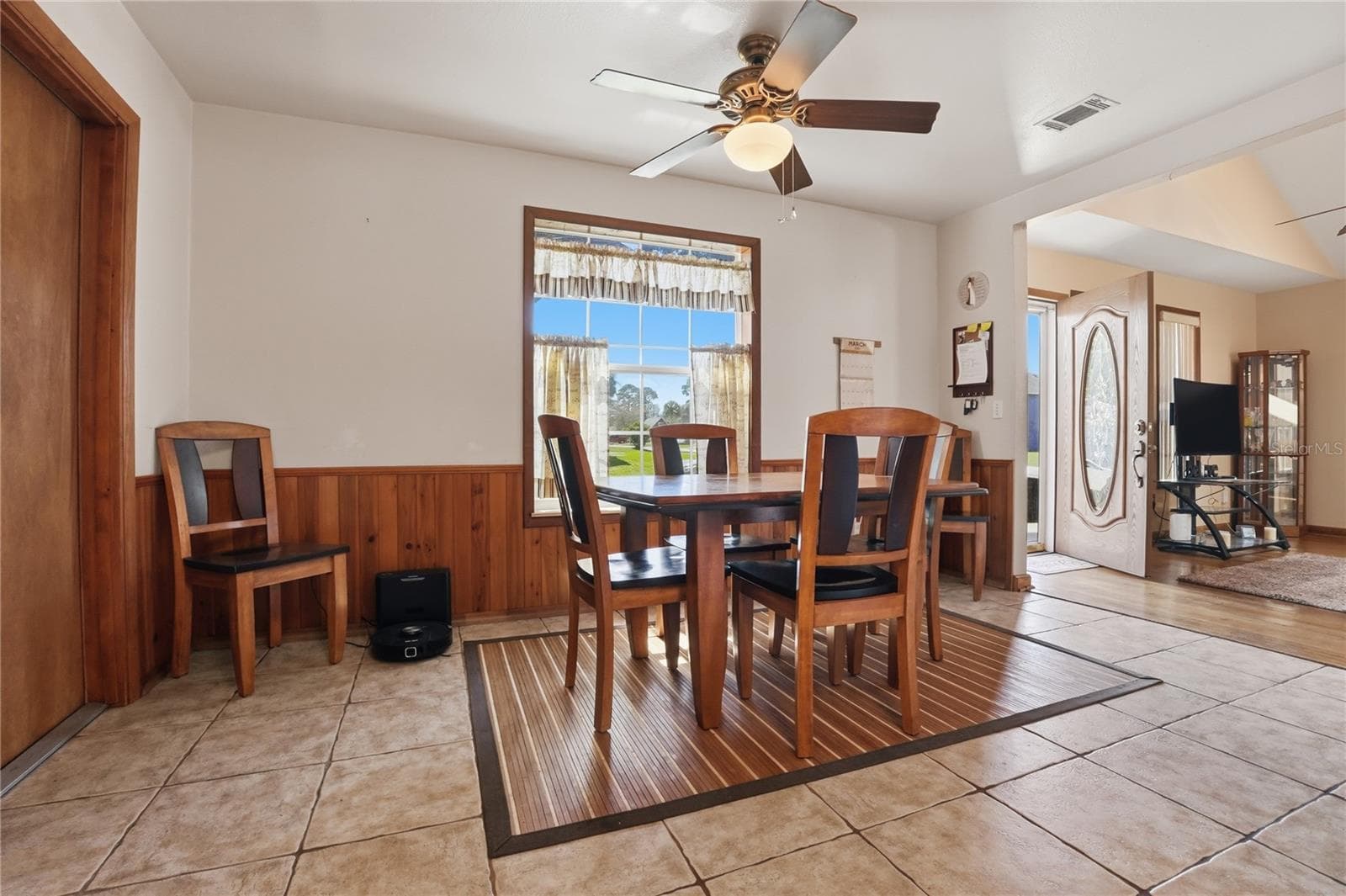 Dining Area. - 3131 JUNIPER DR, EDGEWATER