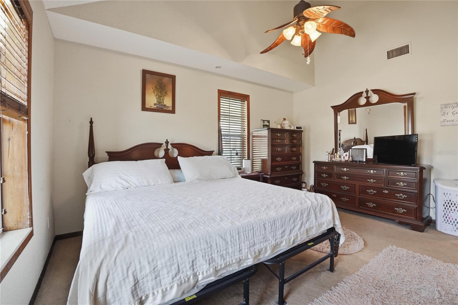 Master bedroom with high ceiling. - 3131 JUNIPER DR, EDGEWATER