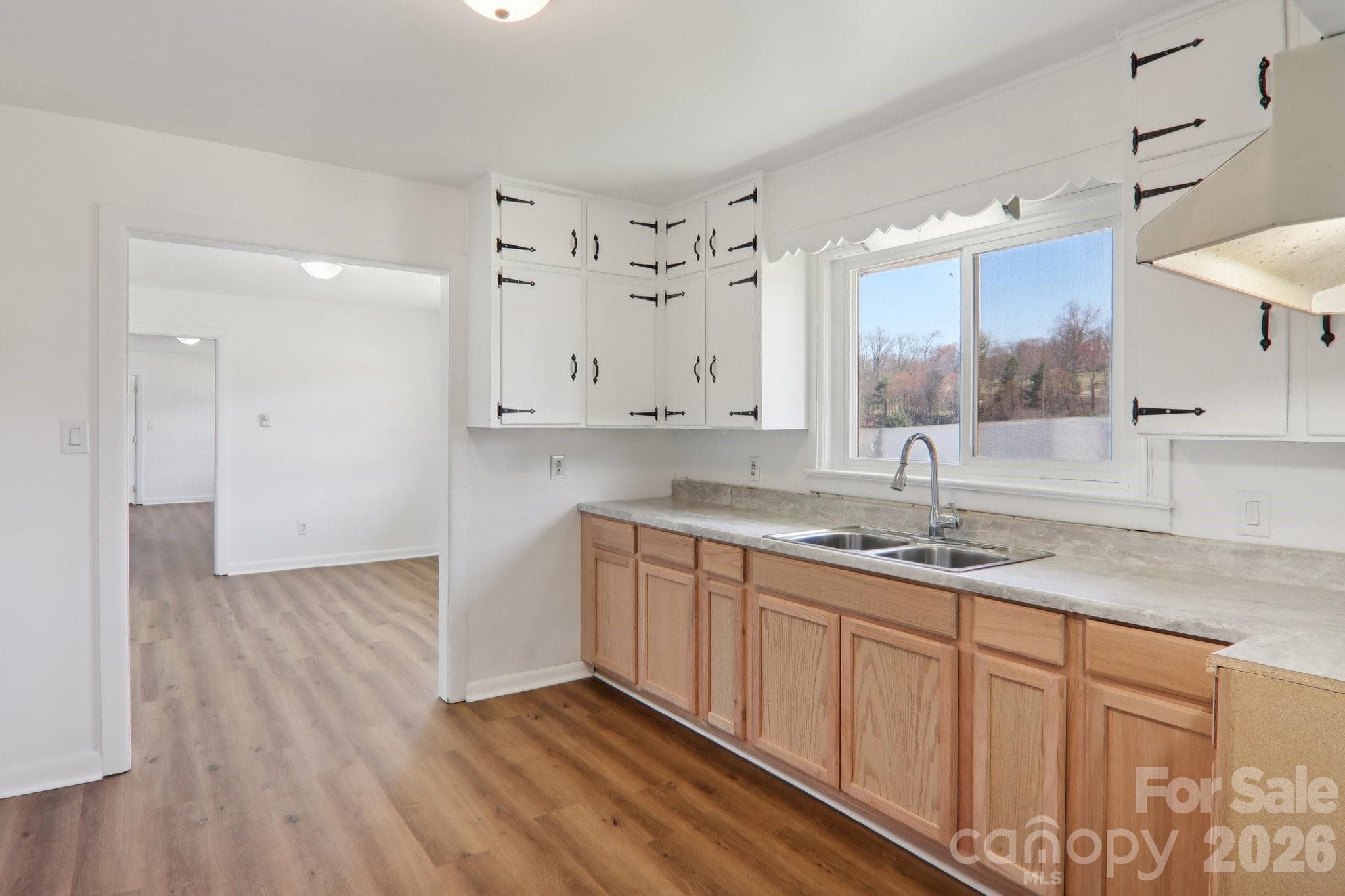 Single Family Residence at Waynesville, photo 9 of 45