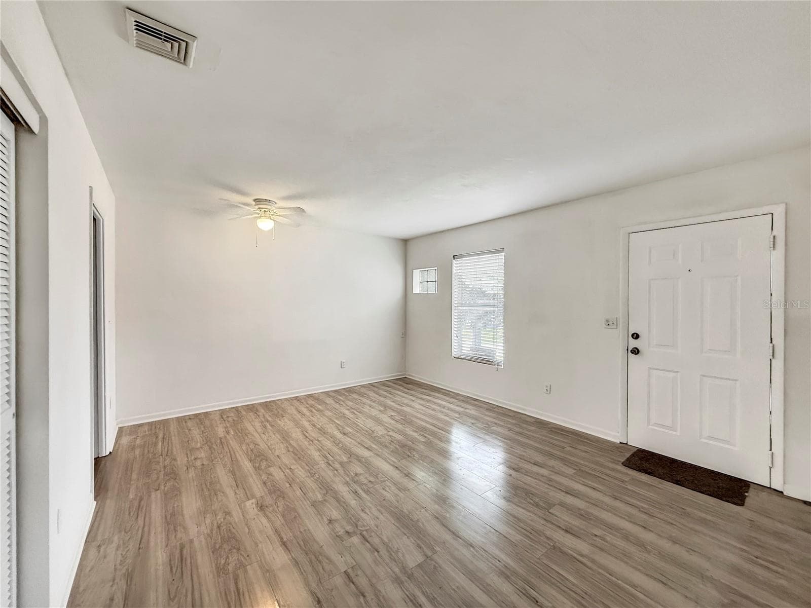 Single Family Residence at 889 W VILLAGE DR, DELTONA, photo 5 of 29
