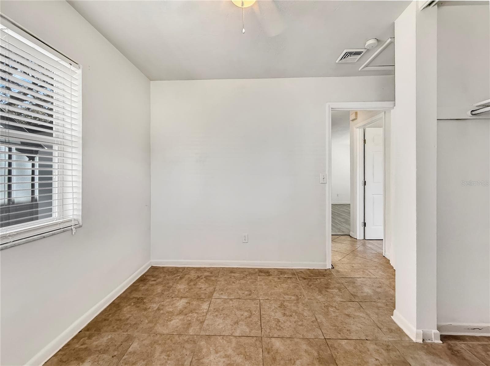 Single Family Residence at 889 W VILLAGE DR, DELTONA, photo 18 of 29