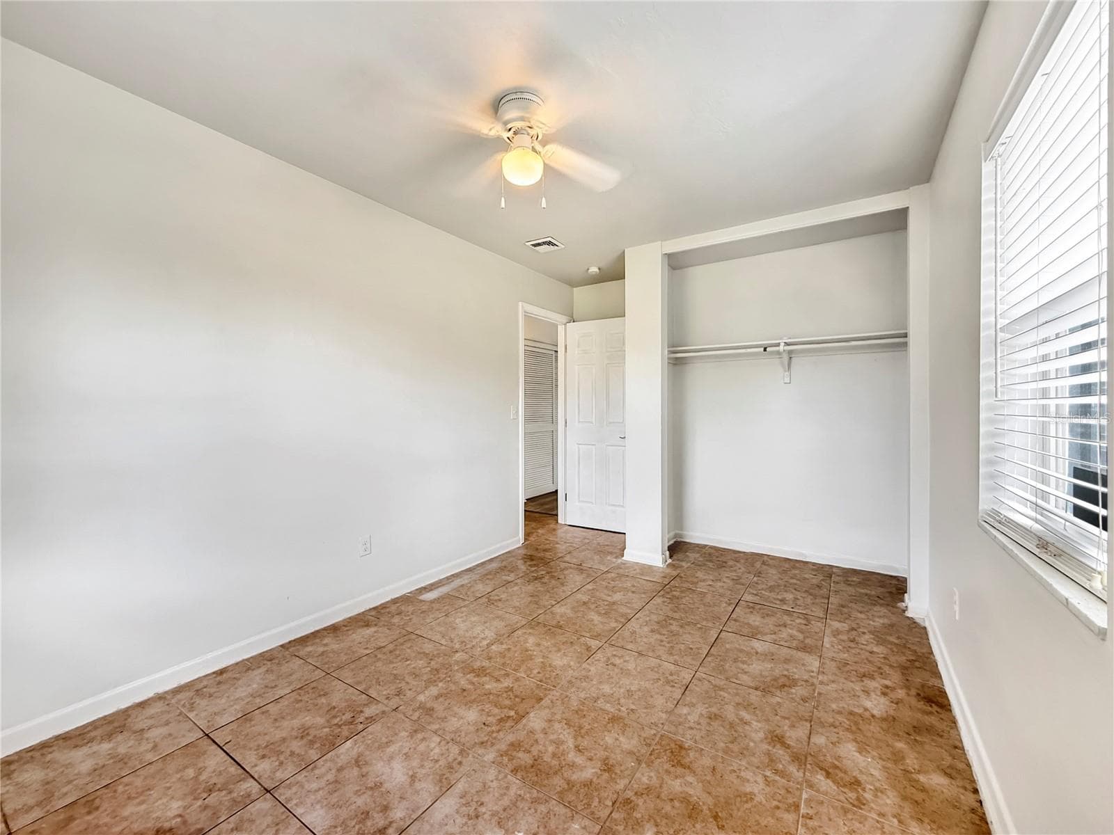 Single Family Residence at 889 W VILLAGE DR, DELTONA, photo 21 of 29