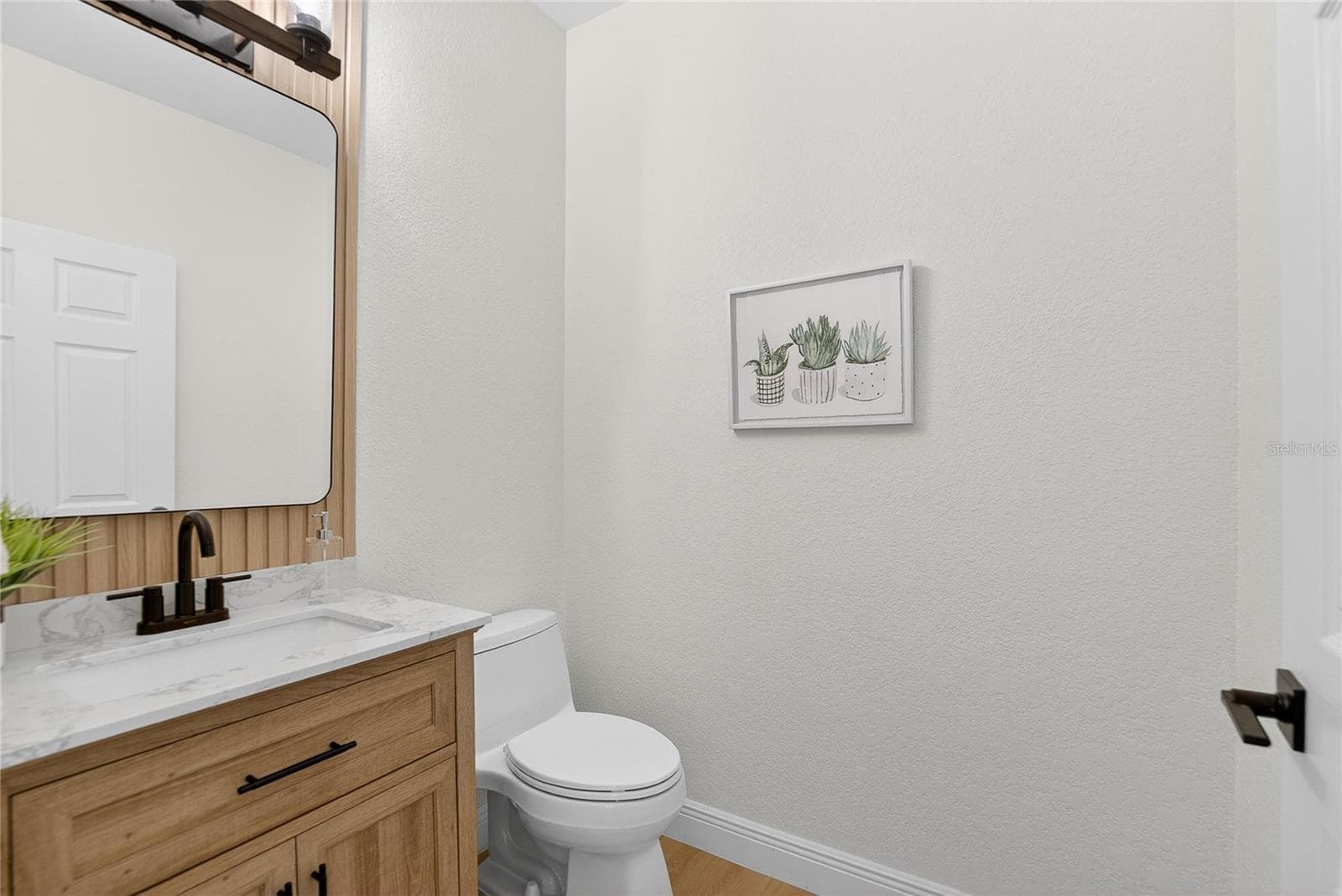 half bath - 918 WOODBRIDGE CT, SAFETY HARBOR