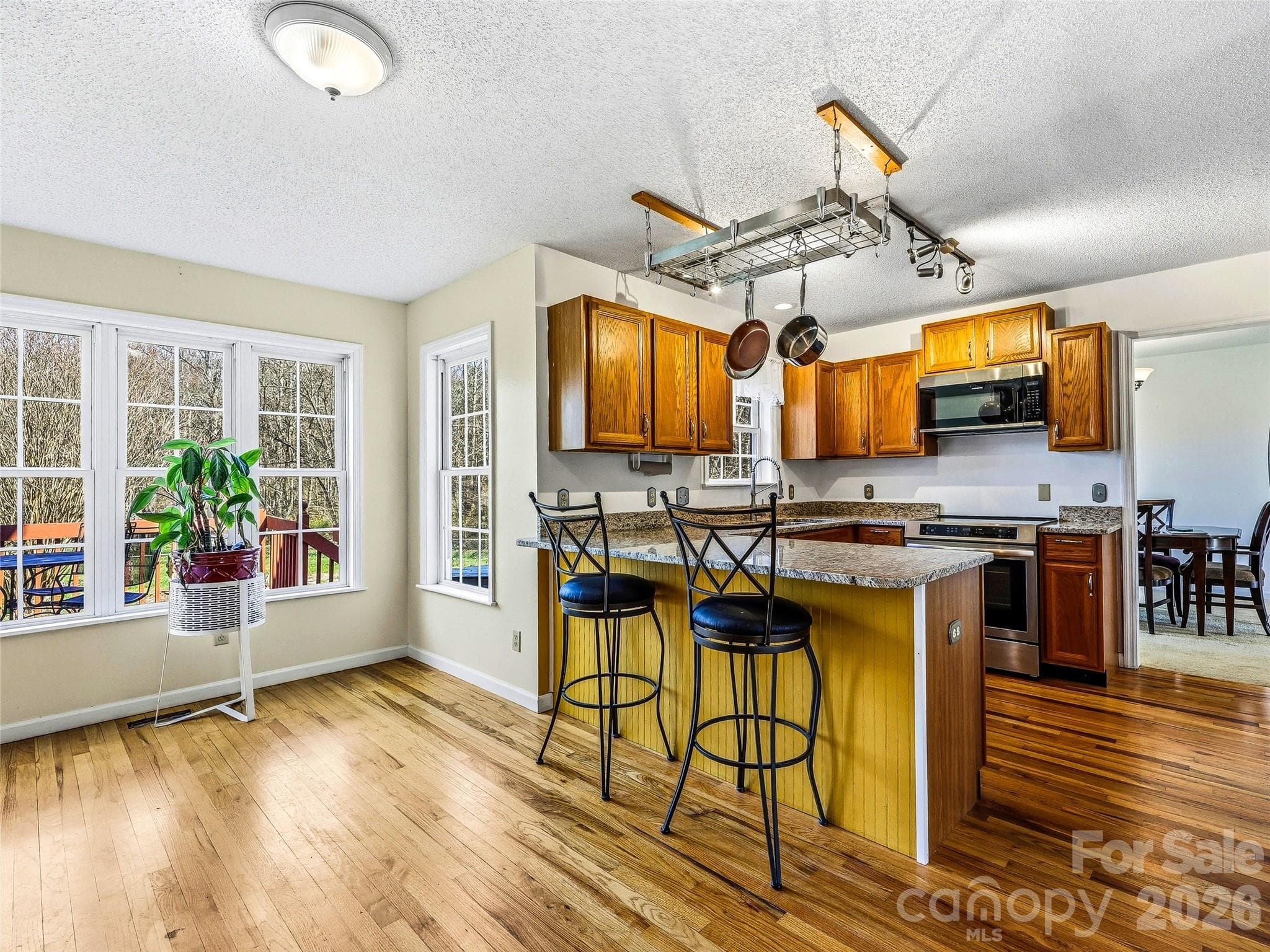 Eat-in area of kitchen - 61 Rolling Hills Road, Mills River