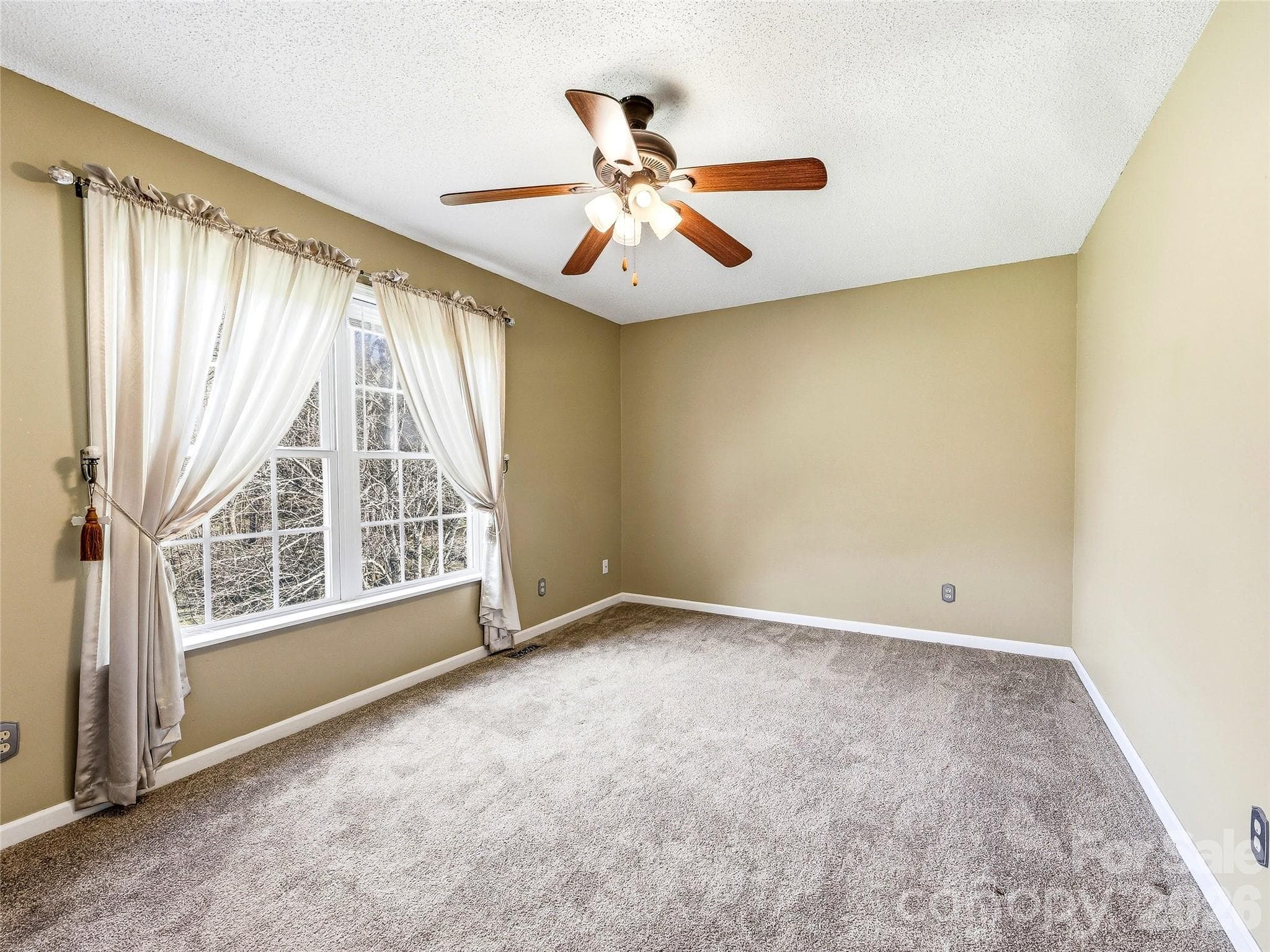 upper level bedroom - 61 Rolling Hills Road, Mills River