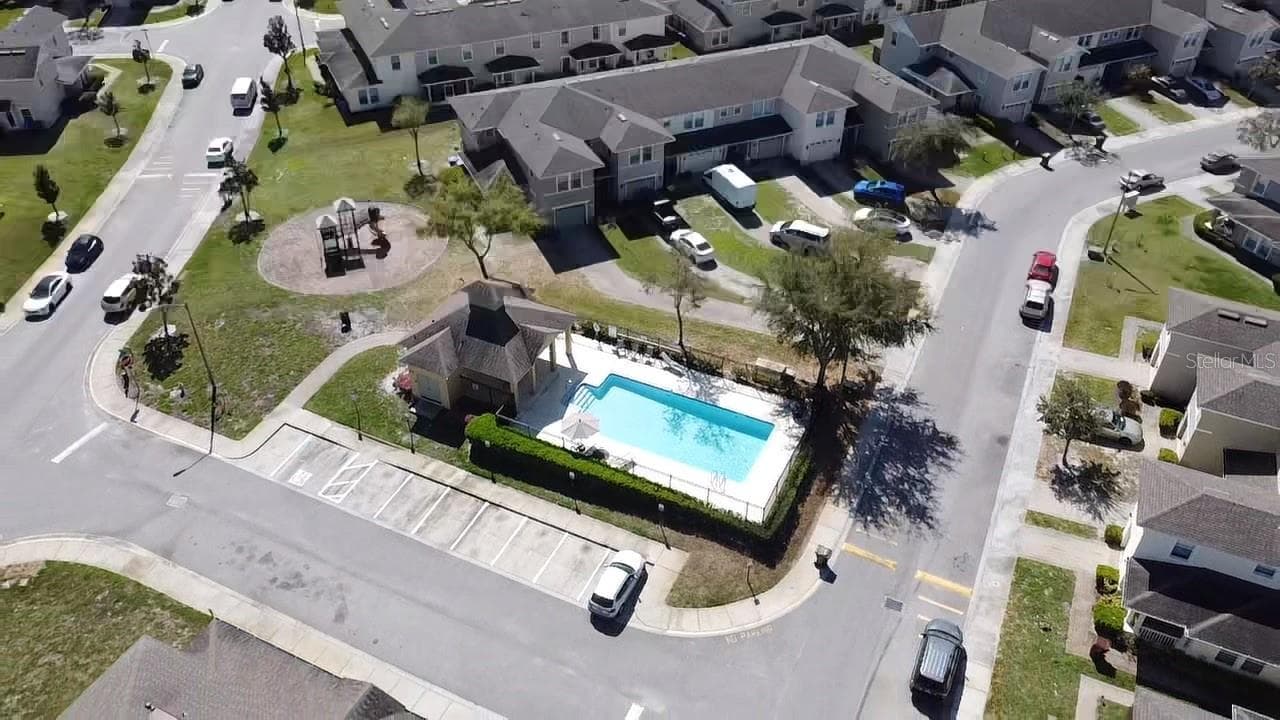 Townhouse at 2024 CYPRESS BAY BLVD, KISSIMMEE, photo 33 of 48