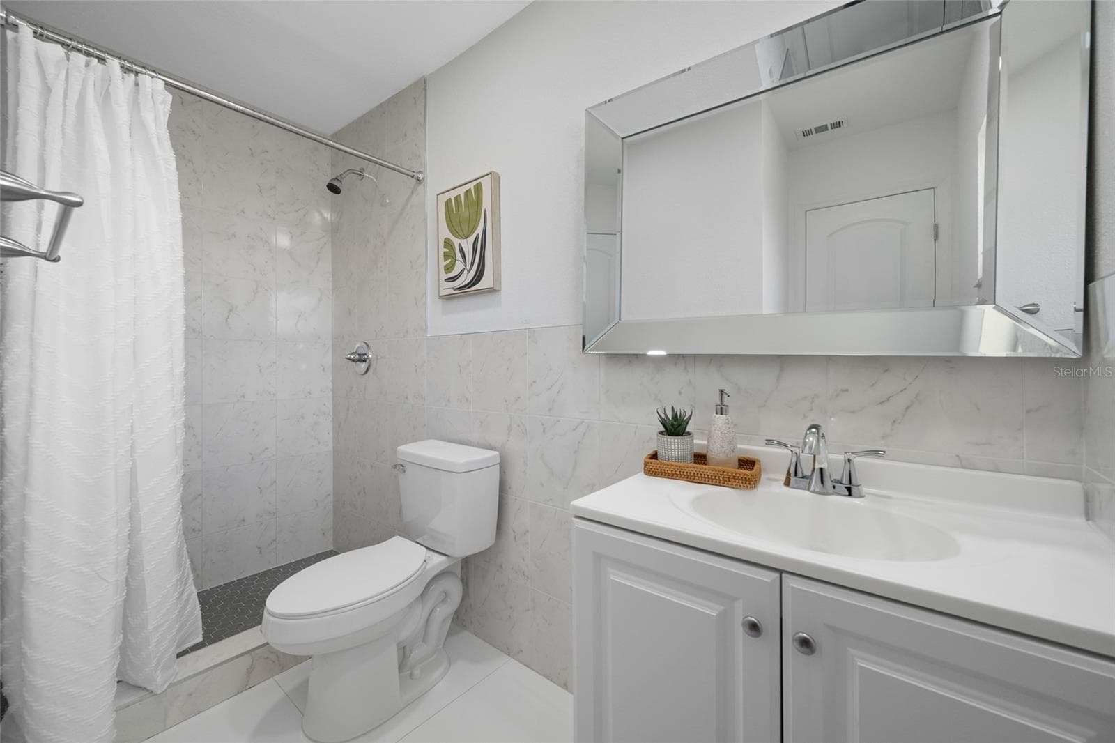 Primary Bathroom - 4916 CARLYLE RD, TAMPA