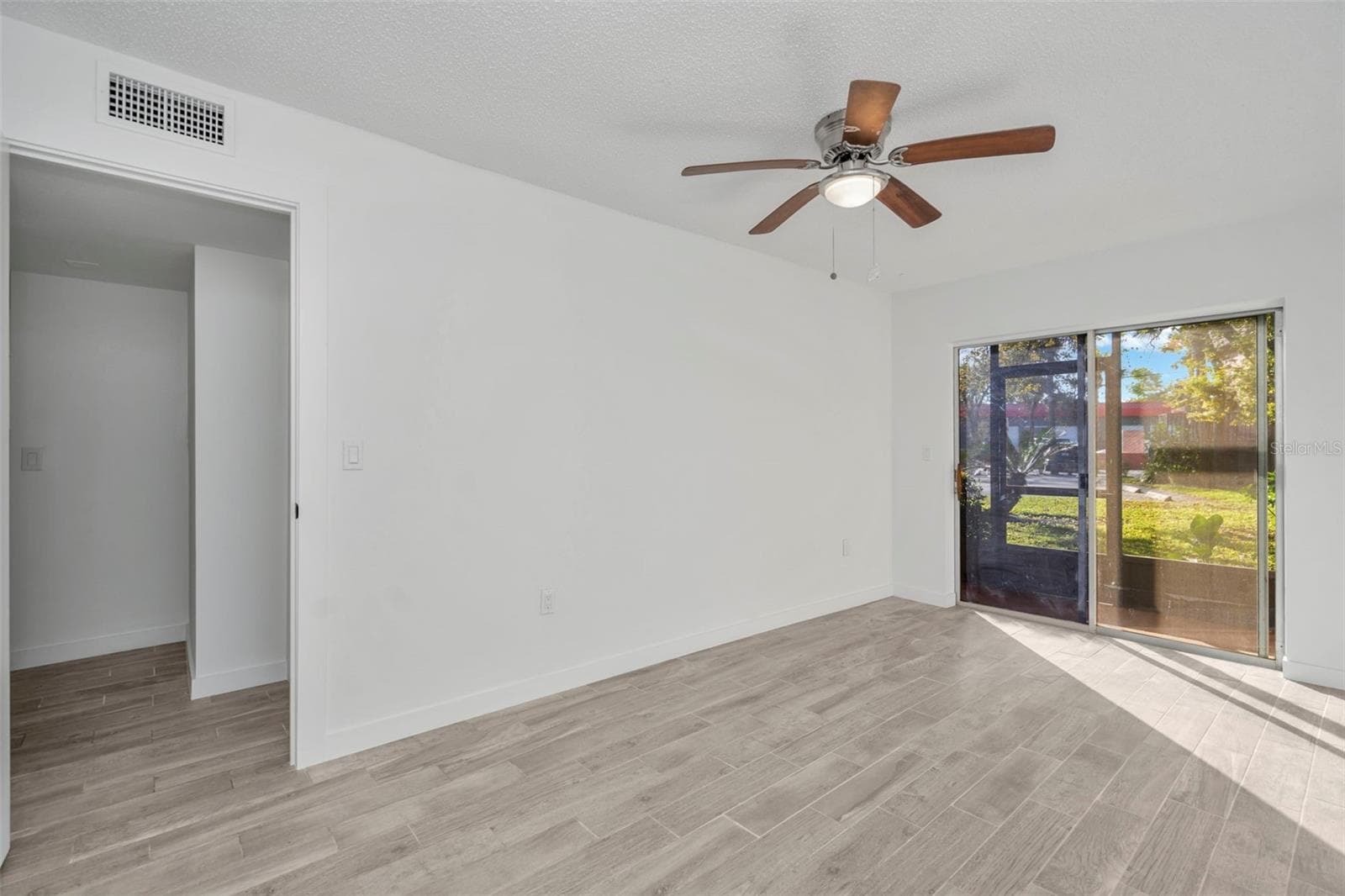 Condominium at 4805 ALT 19 #311, PALM HARBOR, photo 13 of 34