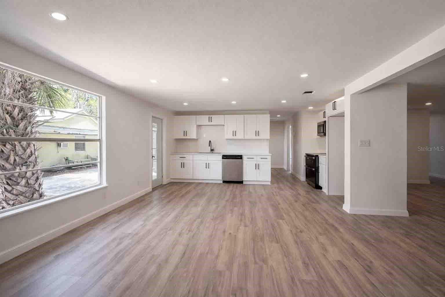 Single Family Residence at 502 NW CRYSTAL ST, CRYSTAL RIVER, photo 5 of 16