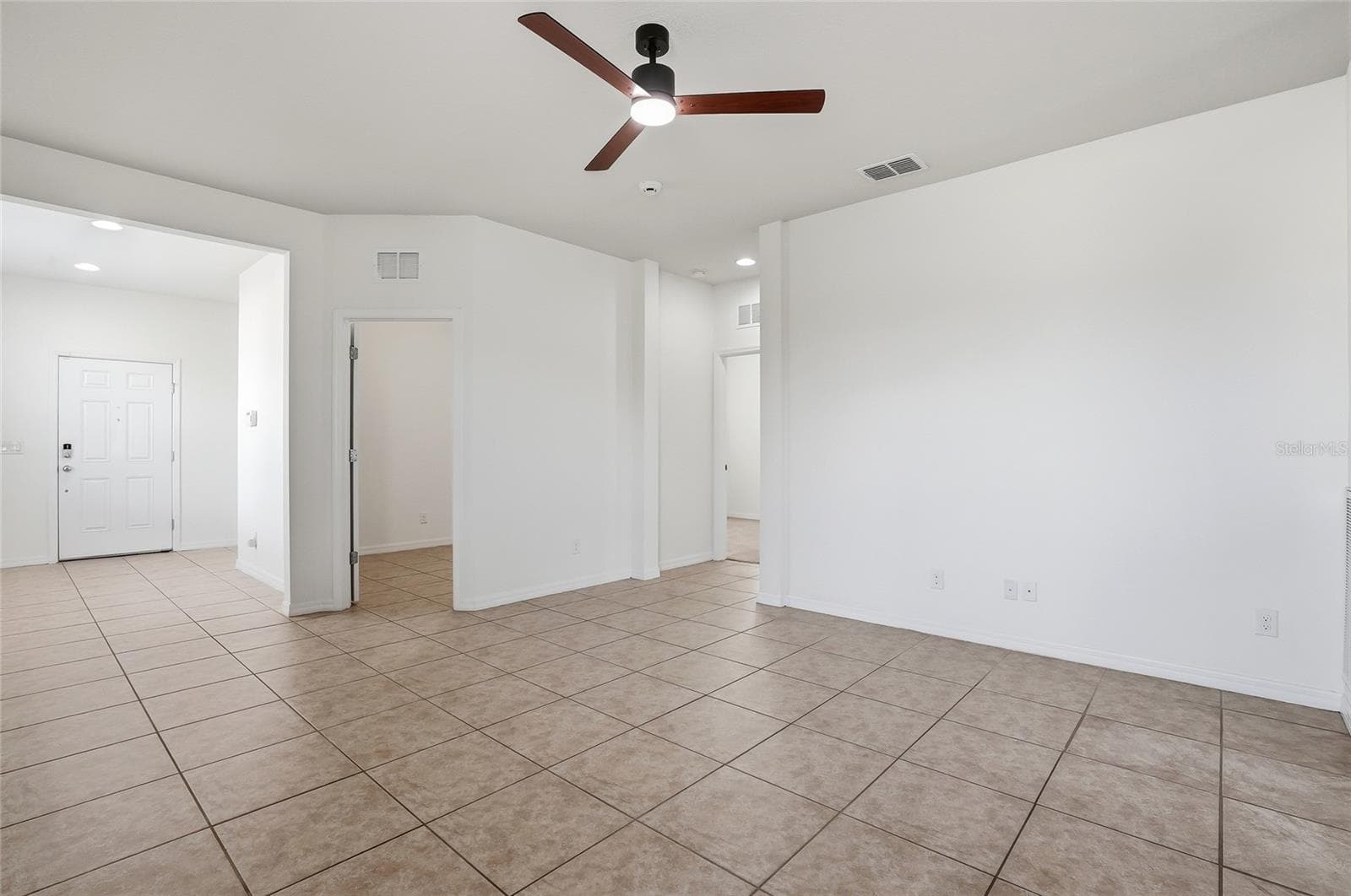 Single Family Residence at 1724 PASSAGE KEY LN, RUSKIN, photo 11 of 46