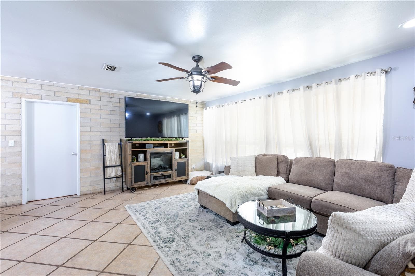 Single Family Residence at 12182 SW STATE ROAD 45, ARCHER, photo 7 of 53