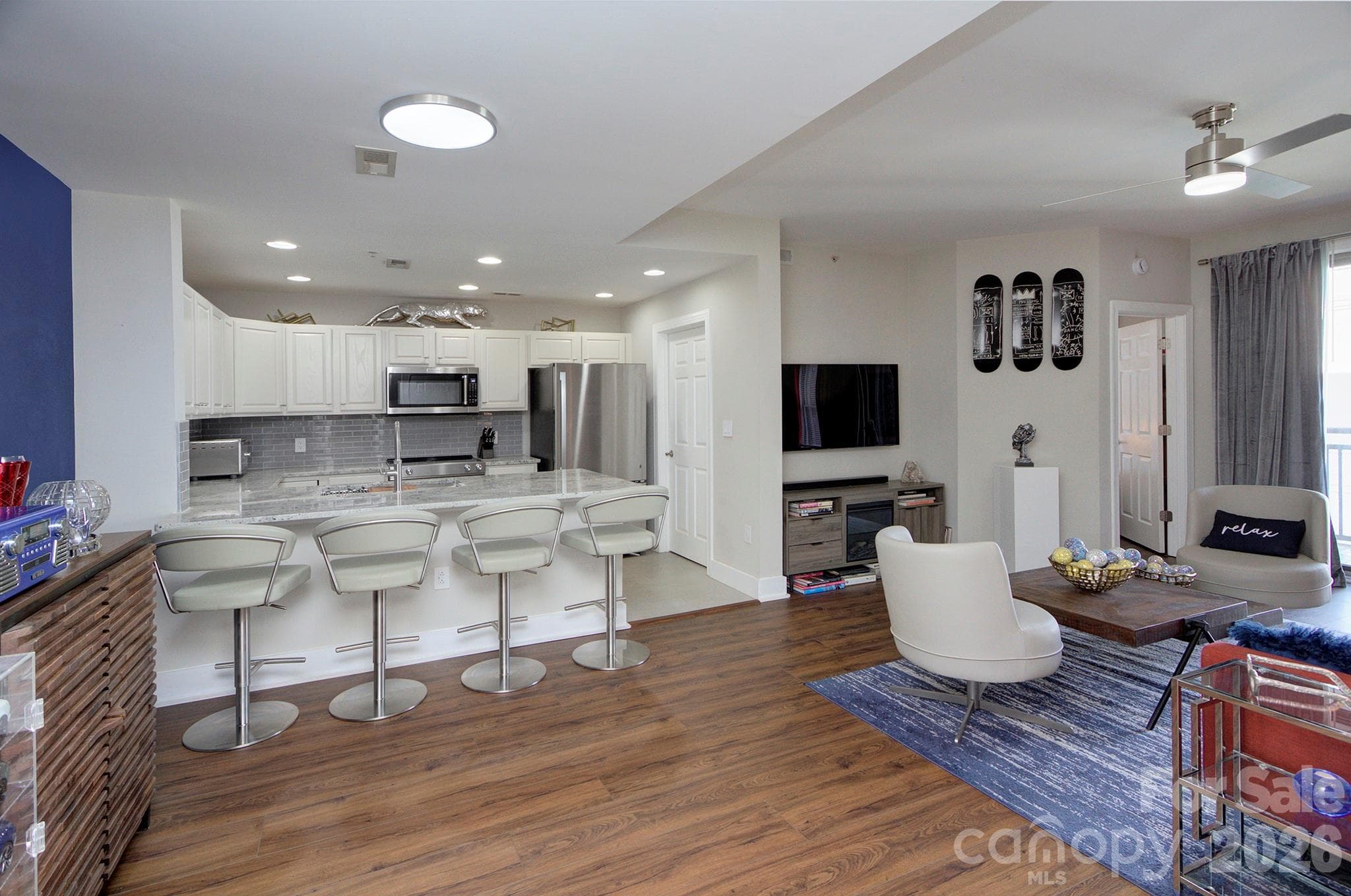 Condominium at 718 W Trade Street, Charlotte, photo 11 of 33