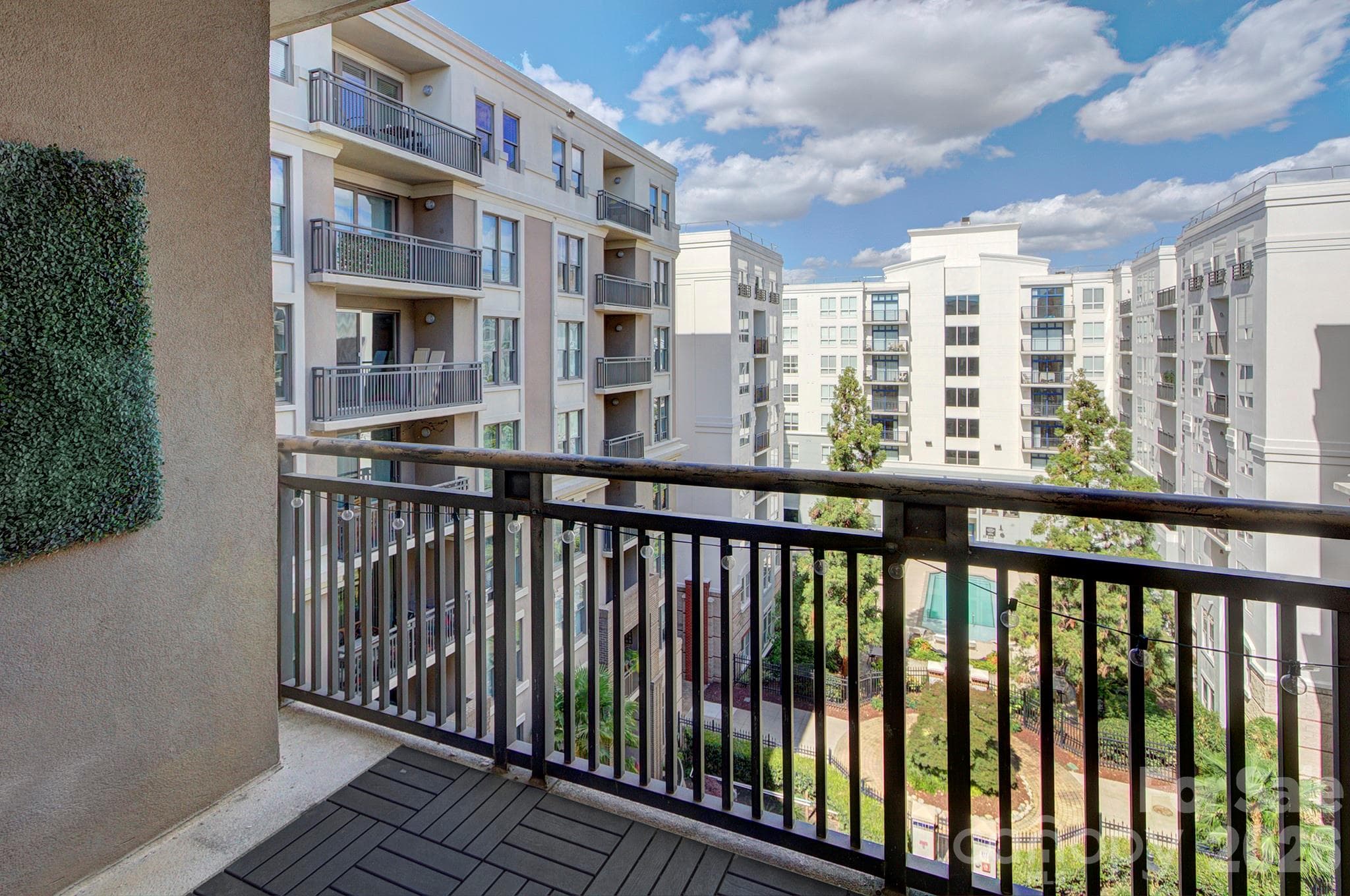 Condominium at 718 W Trade Street, Charlotte, photo 14 of 33