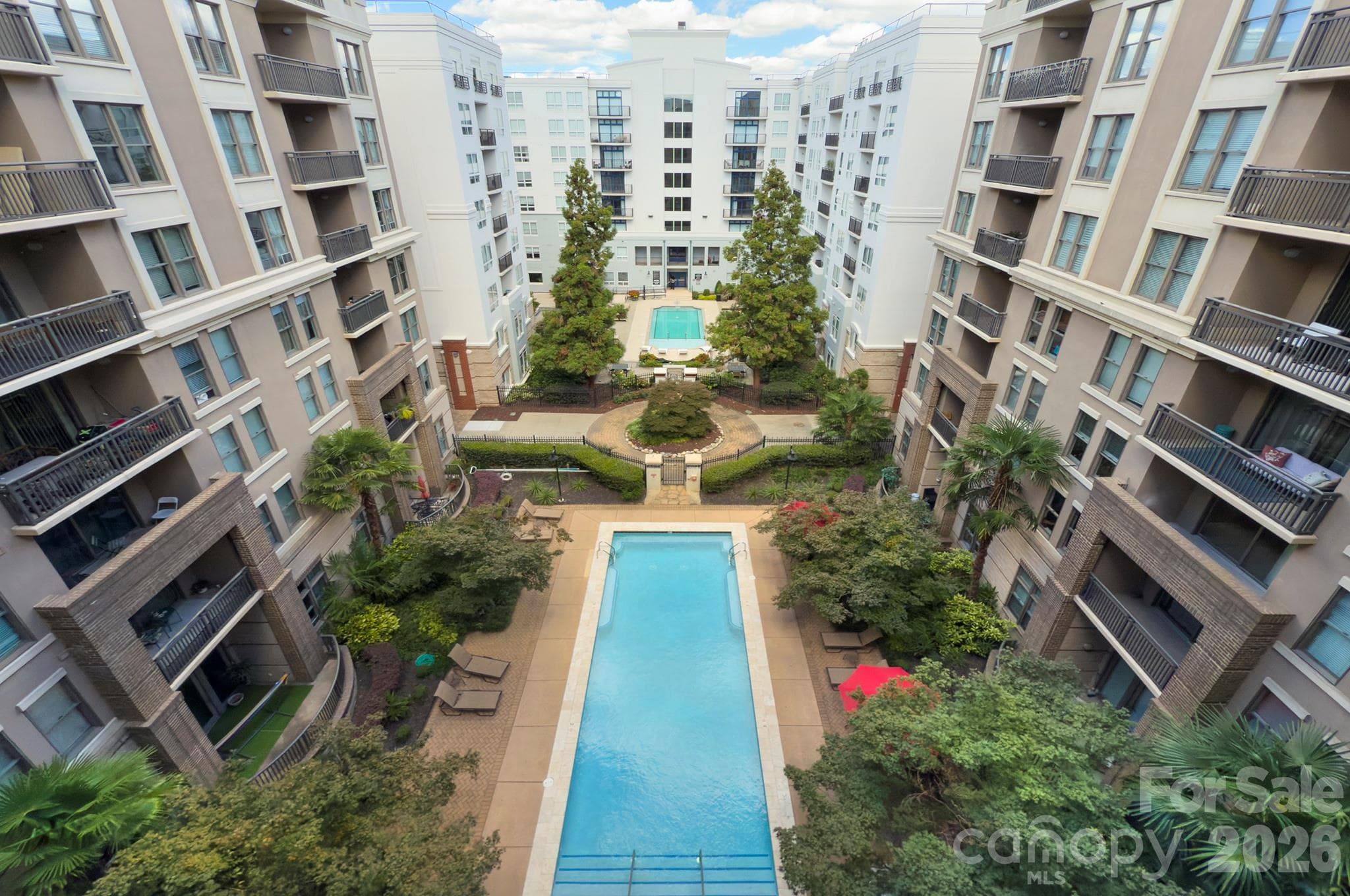 Condominium at 718 W Trade Street, Charlotte, photo 15 of 33
