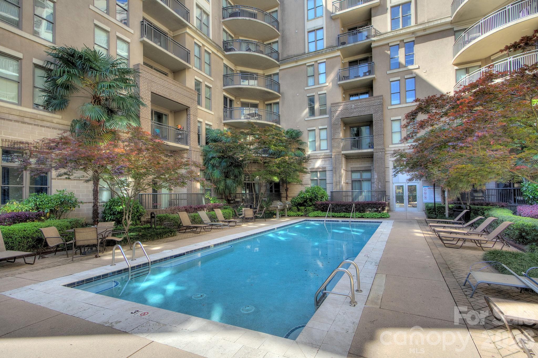 Condominium at 718 W Trade Street, Charlotte, photo 23 of 33