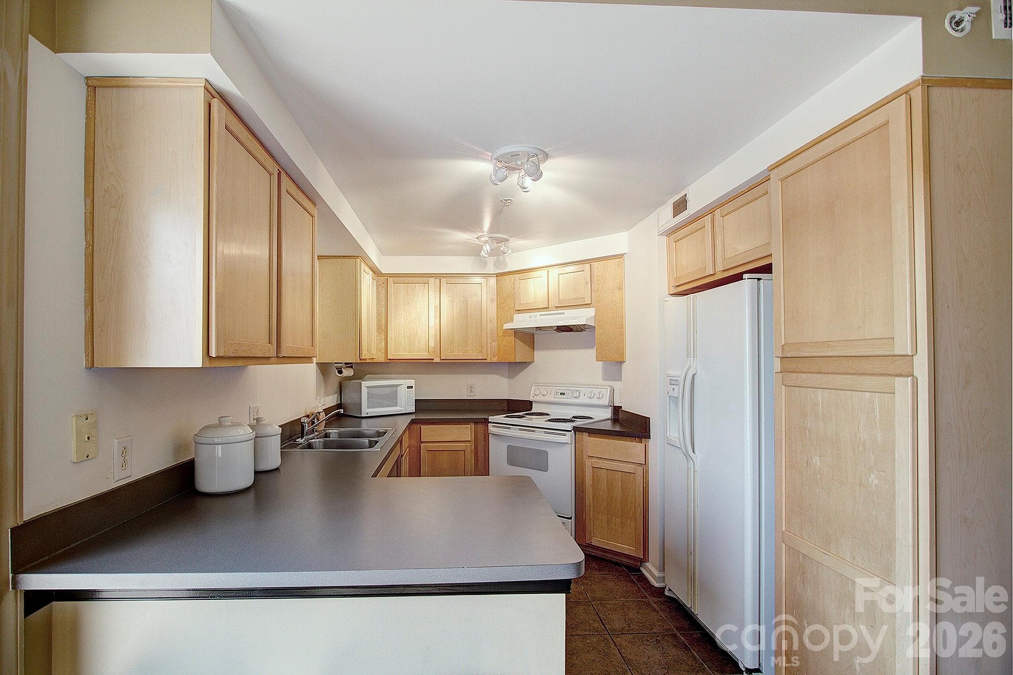 Condominium at 718 W Trade Street, Charlotte, photo 30 of 33