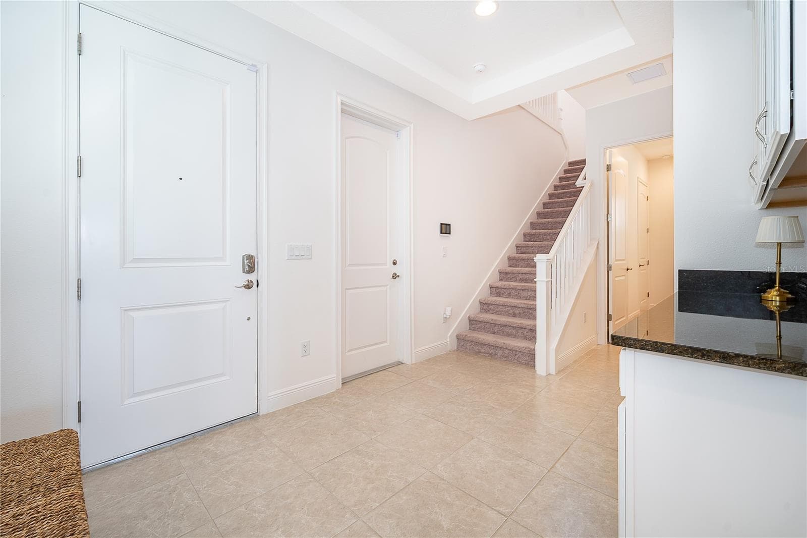 Single Family Residence at 8124 MABURY LN, ORLANDO, photo 5 of 39