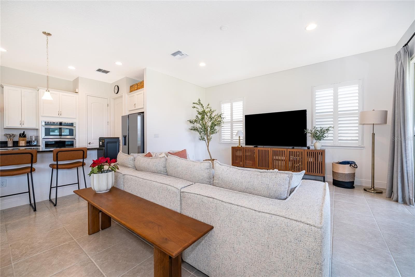 Single Family Residence at 8124 MABURY LN, ORLANDO, photo 12 of 39