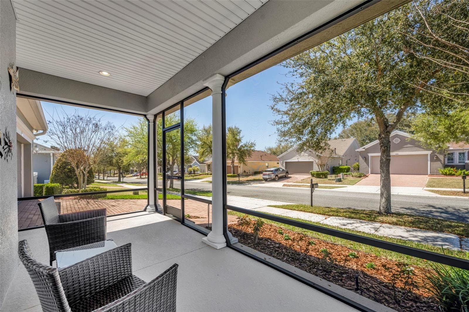 Single Family Residence at 334 SILVER MAPLE RD, GROVELAND, photo 4 of 57