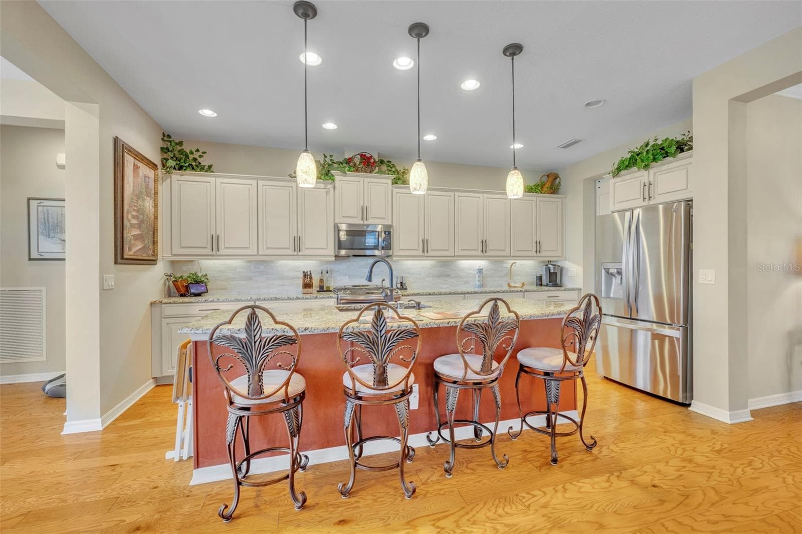 Single Family Residence at 334 SILVER MAPLE RD, GROVELAND, photo 14 of 57