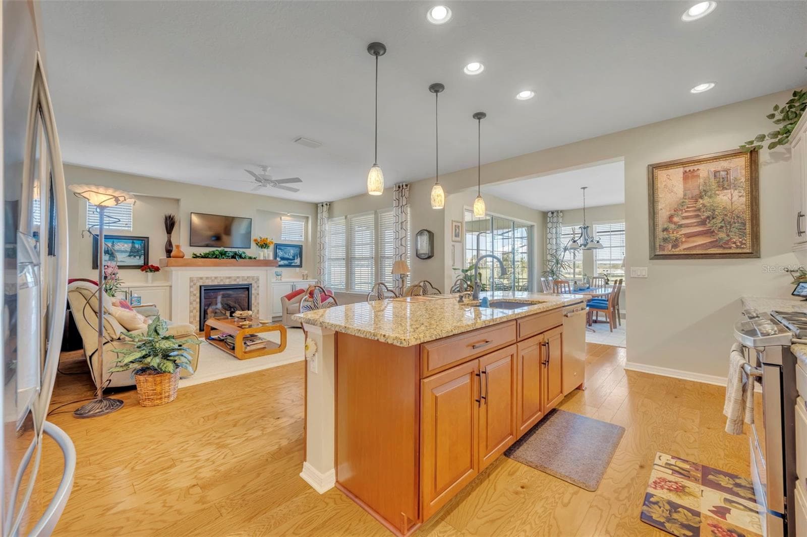 Single Family Residence at 334 SILVER MAPLE RD, GROVELAND, photo 15 of 57