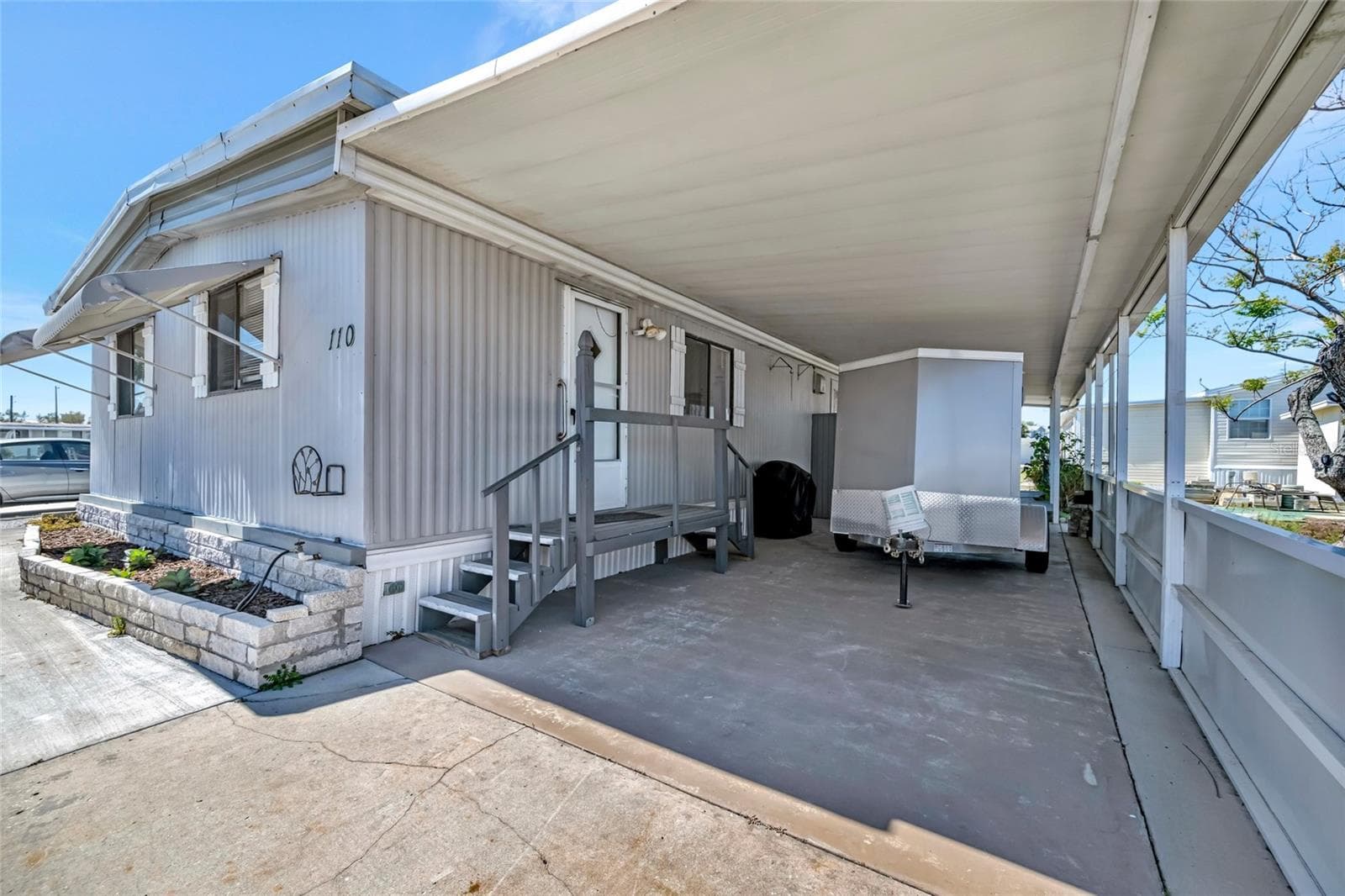 Manufactured Home at 110 E SAINT LUCIA LOOP, APOLLO BEACH, photo 35 of 39