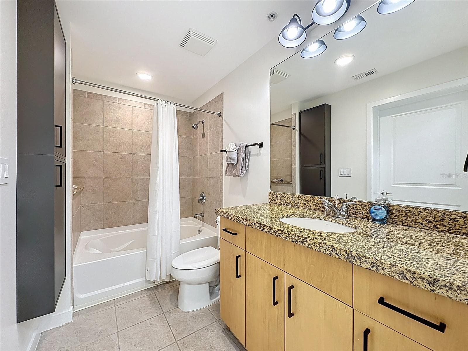 Condominium at 155 S COURT AVE #1911, ORLANDO, photo 19 of 38
