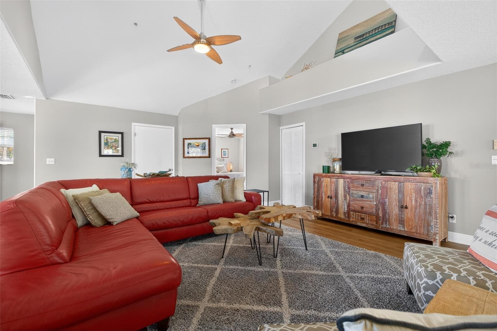 Single Family Residence at 1902 ARROWHEAD DR NE, ST PETERSBURG, photo 20 of 49