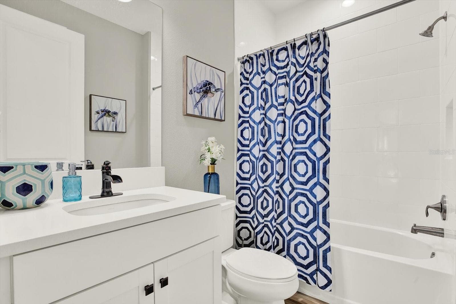 Multi-Gen/Guest Full Bath - 1st Floor - 13113 WILDFLOWER MEADOW DR, RIVERVIEW