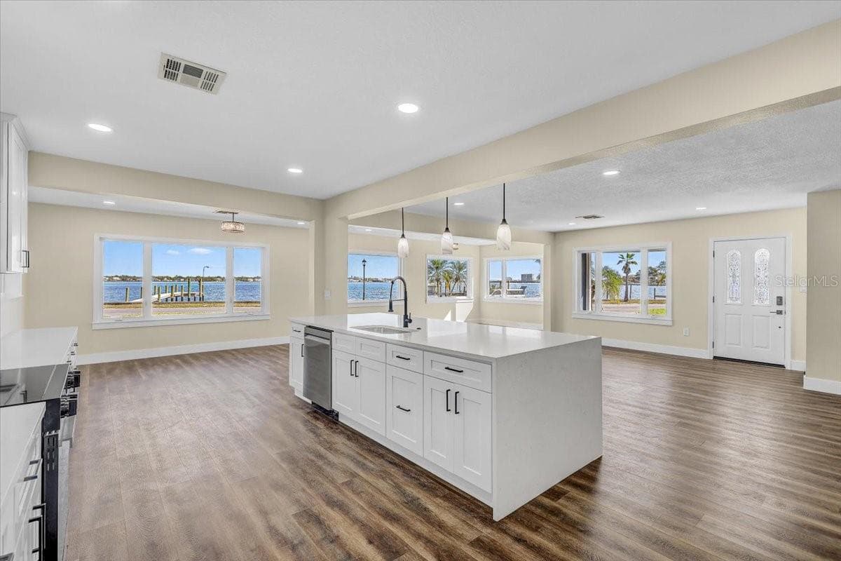 Single Family Residence at 2201 RIVERVIEW BLVD, BRADENTON, photo 16 of 69