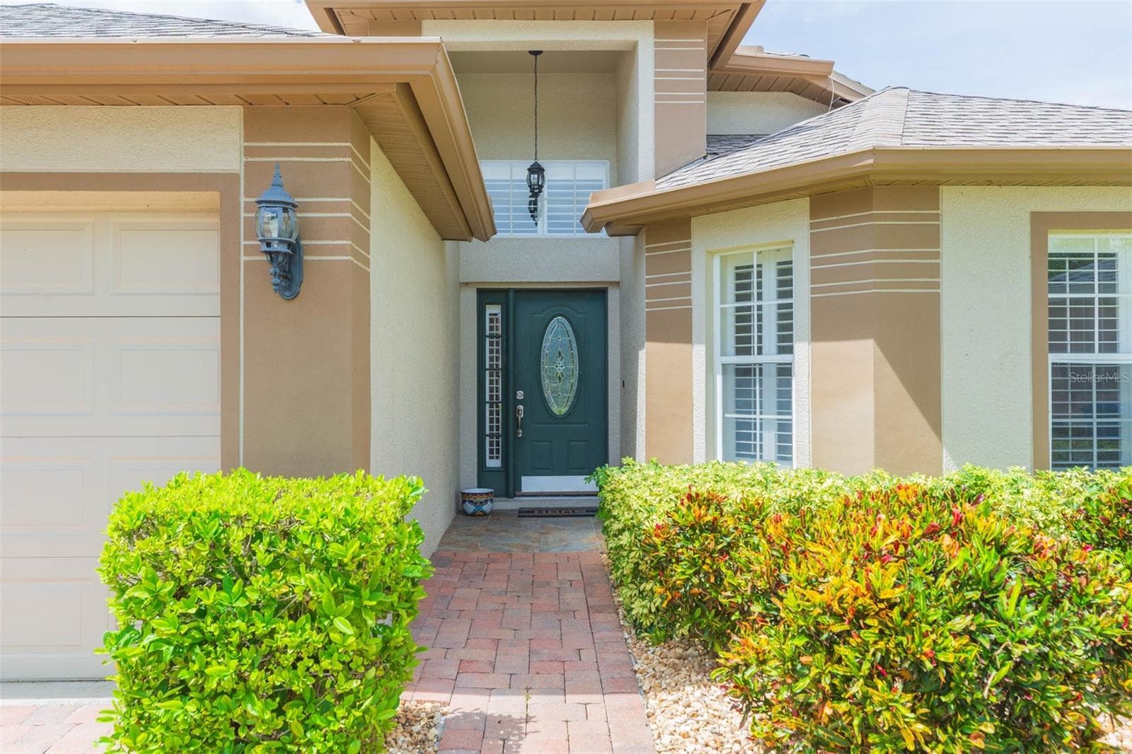 Single Family Residence at 876 ADDISON DR NE, ST PETERSBURG, photo 4 of 62