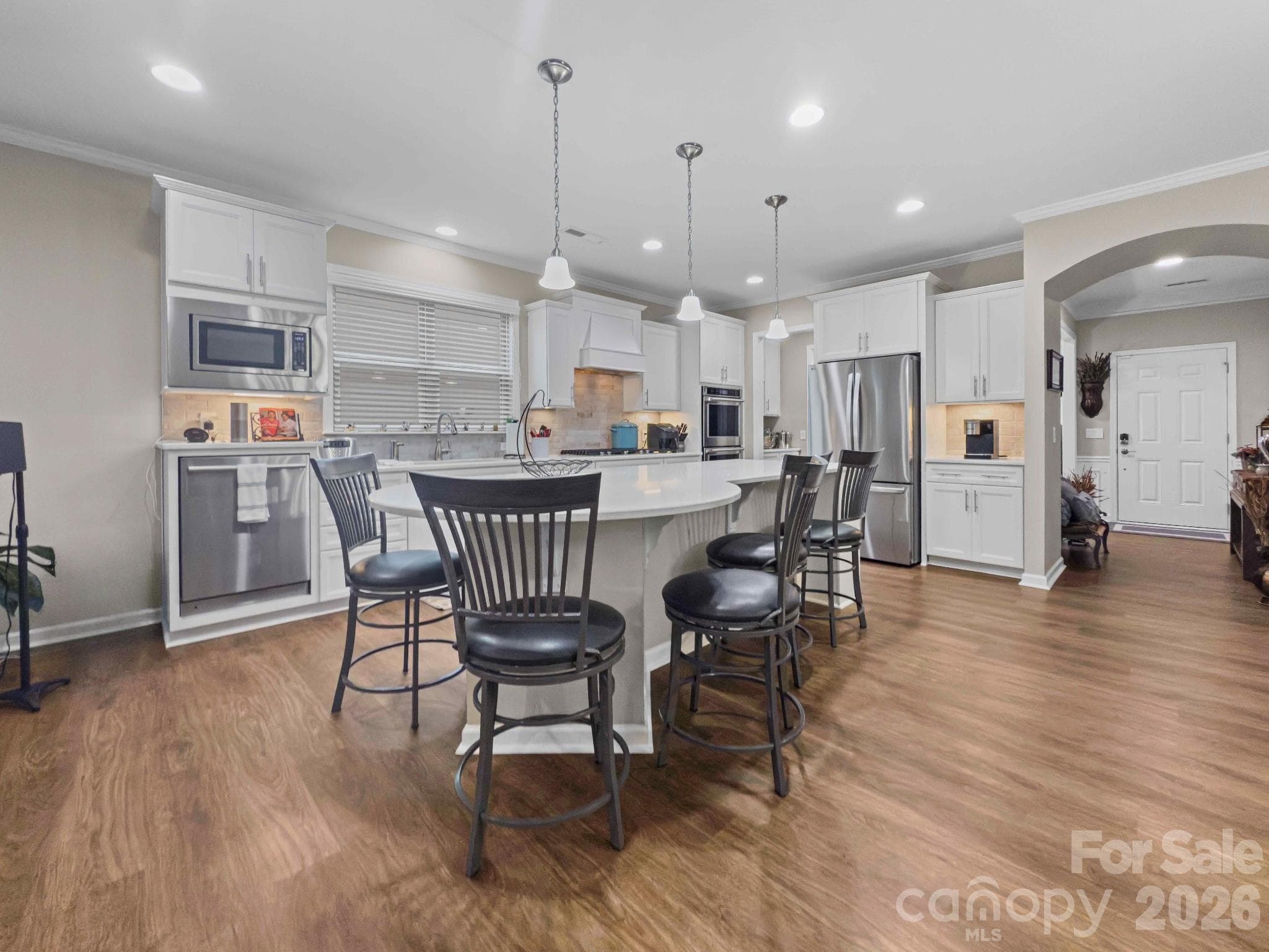 Large island w/pendant lighting / raised dishwasher - 685 Birchway Drive, Fort Mill